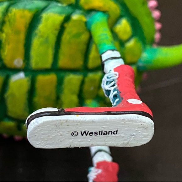 Unique WESTLAND Turtle Red Sneakers Birthday Cake Resin Votive Candle Holder - Picture 5 of 16